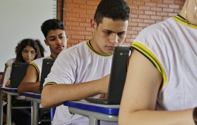 Governo de Goiás lança preparatório do Enem para alunos da rede estadual
