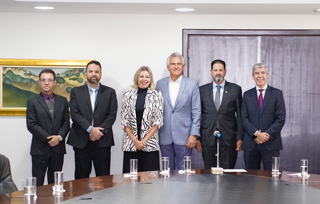 Governo de Goiás promove 95 policiais civis e técnico-científicos