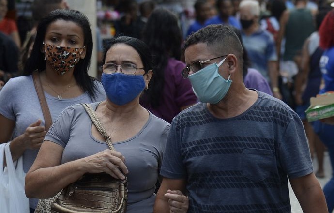 Governo de Goiás recomenda desobrigação do uso de máscara em locais abertos
