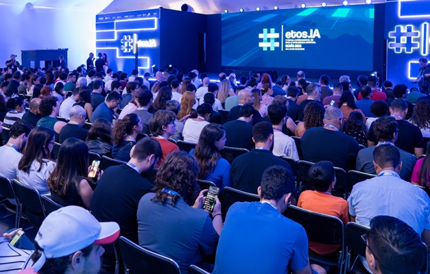 Governo de Goiás reúne mais de 6 mil pessoas em evento de tecnologia