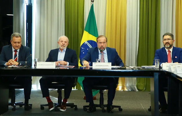 Governo instala conselho para tratar de minerais críticos e terras raras