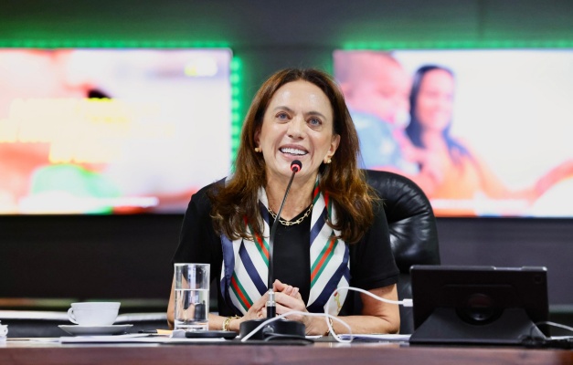 Gracinha Caiado apresenta programa Equipa Social a primeiras-damas 