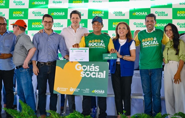 Gracinha e Daniel encerram mais um Agro é Social em Nova Crixás