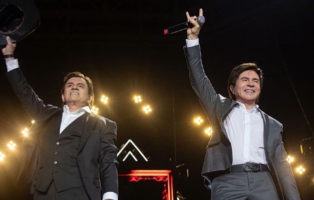 Grammy Latino 2025: Chitãozinho & Xororó ganham prêmio de Melhor Álbum de Música Sertaneja