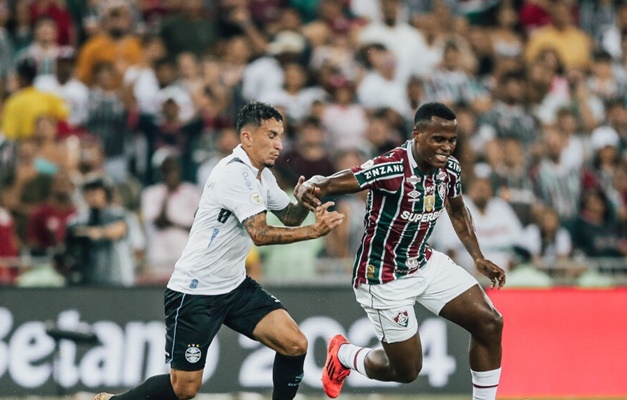 Grêmio empata com o Fluminense no Maracanã com um pênalti polêmico