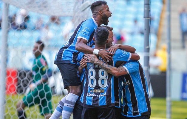 Grêmio supera reservas do Atlético-MG e segue na perseguição ao Corinthians