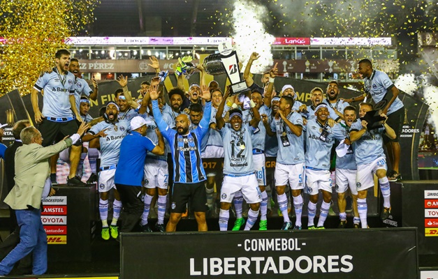 Grêmio volta a vencer o Lanús e conquista a Libertadores pela 3ª vez