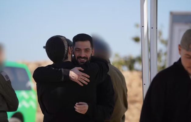 Grupo Hamas liberta últimos reféns israelenses após 738 dias de cativeiro