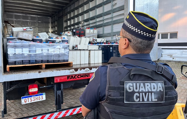 Guarda Civil apreende quase 400 baterias de telefonia móvel em Goiânia 