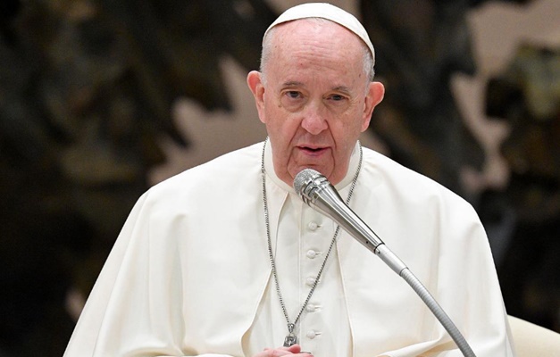 Guerra na Ucrânia leva papa à embaixada da Rússia no Vaticano