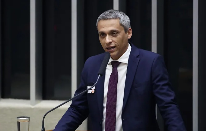 Gustavo Gayer é alvo de operação da PF contra desvio de cota parlamentar