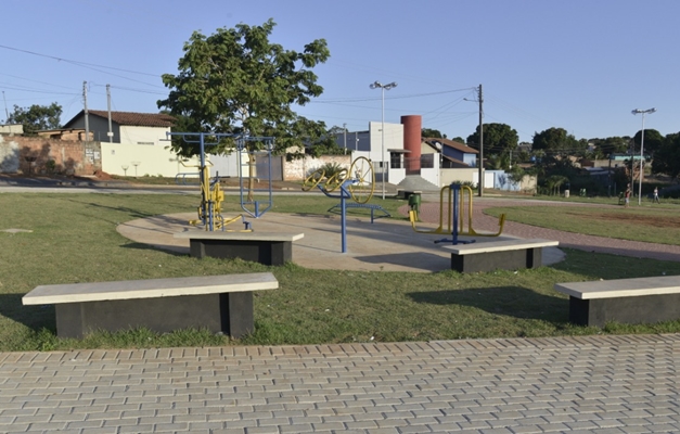 Gustavo Mendanha inaugura praça no Parque Atalaia nesta terça (11)
