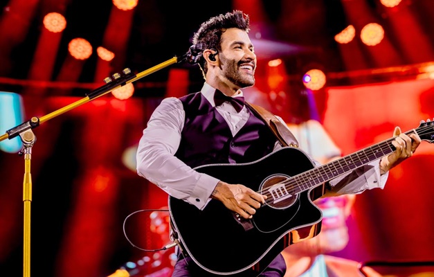 Gusttavo Lima leva novo show ao estádio Serra Dourada em Goiânia