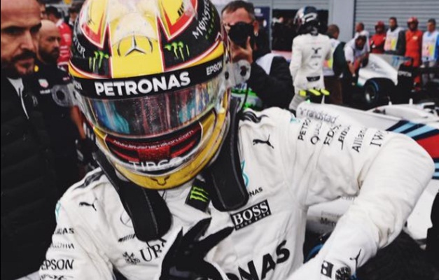 Hamilton faz a pole no GP da Itália e quebra marca de Schumacher