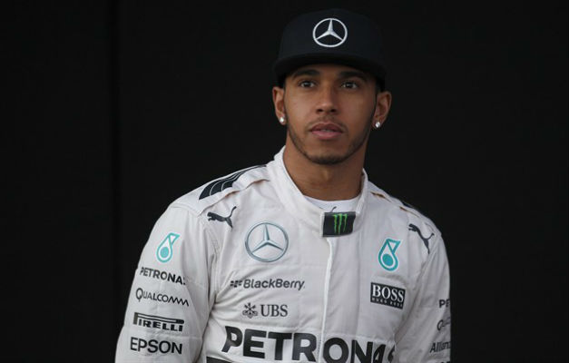 Hamilton não dá chances a Vettel e fatura pole no GP da China