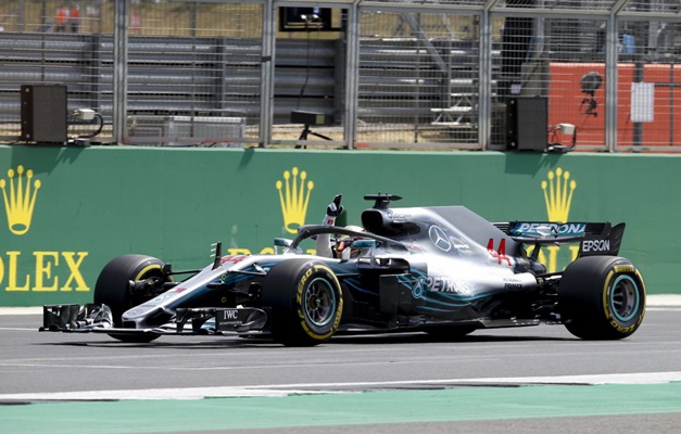 Hamilton quebra recorde em Silverstone e largará na pole no GP da Inglaterra