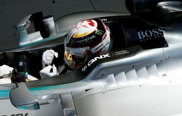 Hamilton vence GP da Inglaterra e Massa perde pódio após erros da Williams