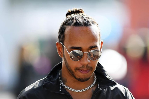 Hamilton vence GP do México, mas Bottas vai ao pódio e adia o 6º título do inglês