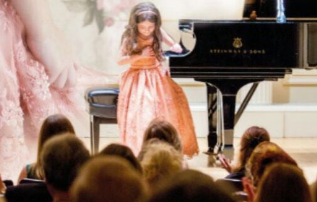 Helena Vilela apresenta concerto para piano em Goiânia