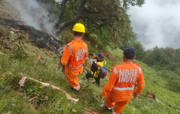 Helicóptero cai na Índia e deixa 7 mortos dias após acidente aéreo matar 270 pessoas no país