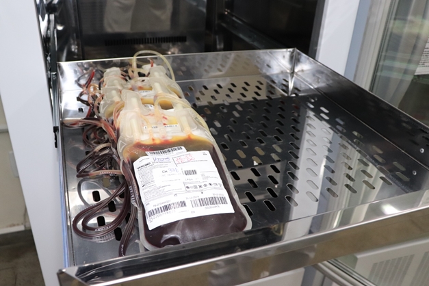 Hemocentro de Goiás faz apelo por doação de sangue com fator negativo