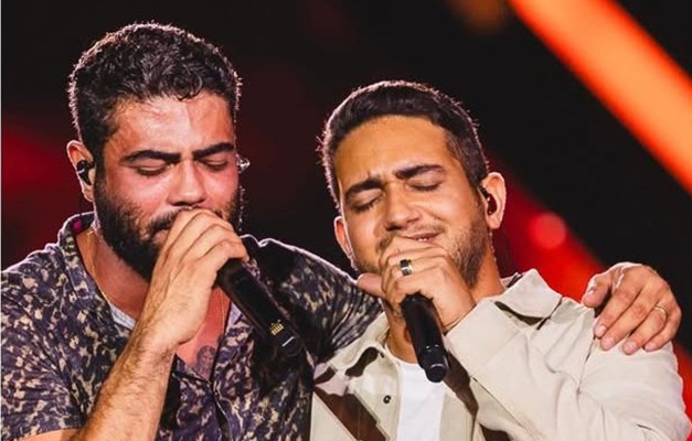 Henrique e Juliano lotam estacionamento do Serra Dourada no Dia do Sertanejo