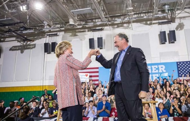 Hillary Clinton apresenta oficialmente Tim Kaine como companheiro de chapa