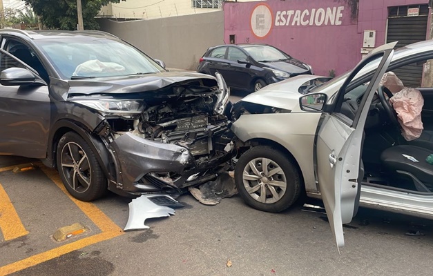 Homem com sinais de embriaguez é detido após acidente no Setor Bueno 