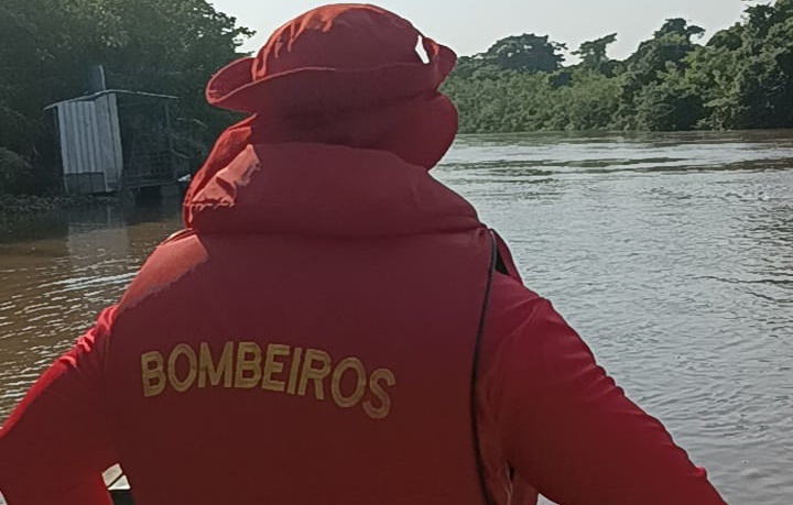 Homem desaparece após naufrágio de lancha no Rio Araguaia