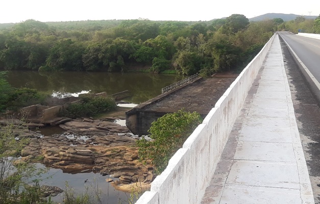 Homem morre após canoa afundar no Rio das Almas em Uruaçu