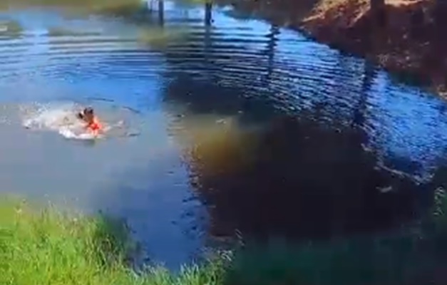 Homem morre após se afogar em lago de parque em Trindade
