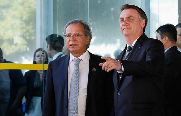 Homem que decide economia se chama Paulo Guedes, diz Bolsonaro