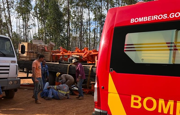 Homem tem perna esmagada em acidente de trabalho na zona rural de Catalão