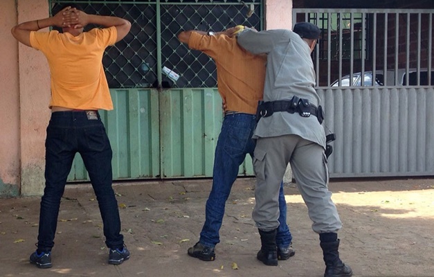 Homem tenta vender notebook roubado e é preso por receptação em Goiânia