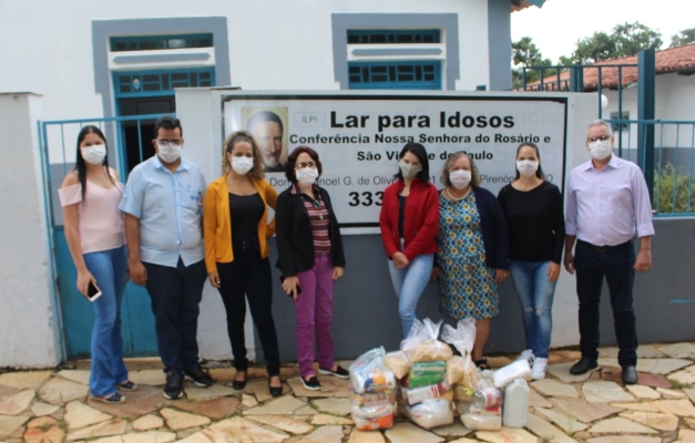 Hospital de Pirenópolis entrega cestas básicas à instituições e famílias