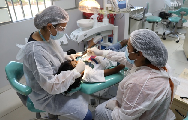 Hospital oferece serviço odontológico a públicos vulneráveis em Goiânia