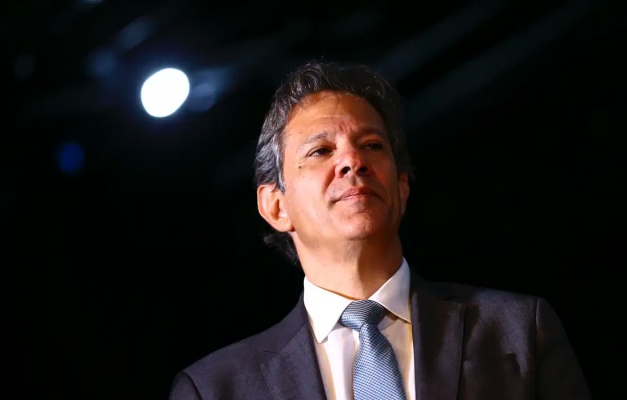 Hostilidade dos EUA contra o Brasil tem finalidade de reabilitar a extrema-direita, diz Haddad