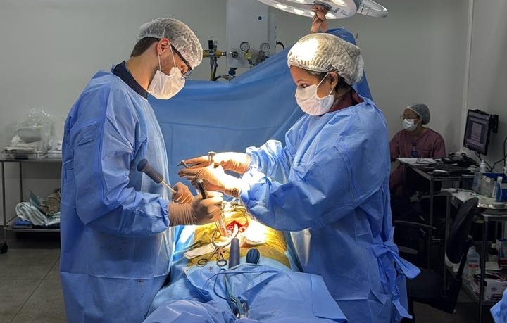 HUGO adota abordagem multidisciplinar para pacientes com problemas na coluna