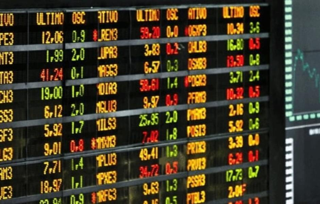 Ibovespa sobe no dia, volta a renovar recordes e avança 2,53% na semana