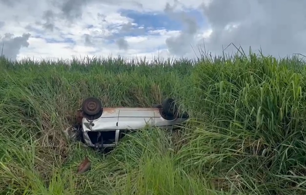 Idosa morre em acidente com capotamento perto da cidade de Rio Verde