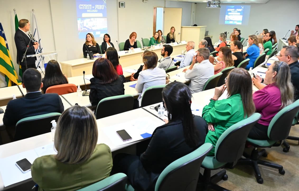 Igualdade salarial entre mulheres e homens é tema de encontro na Fieg