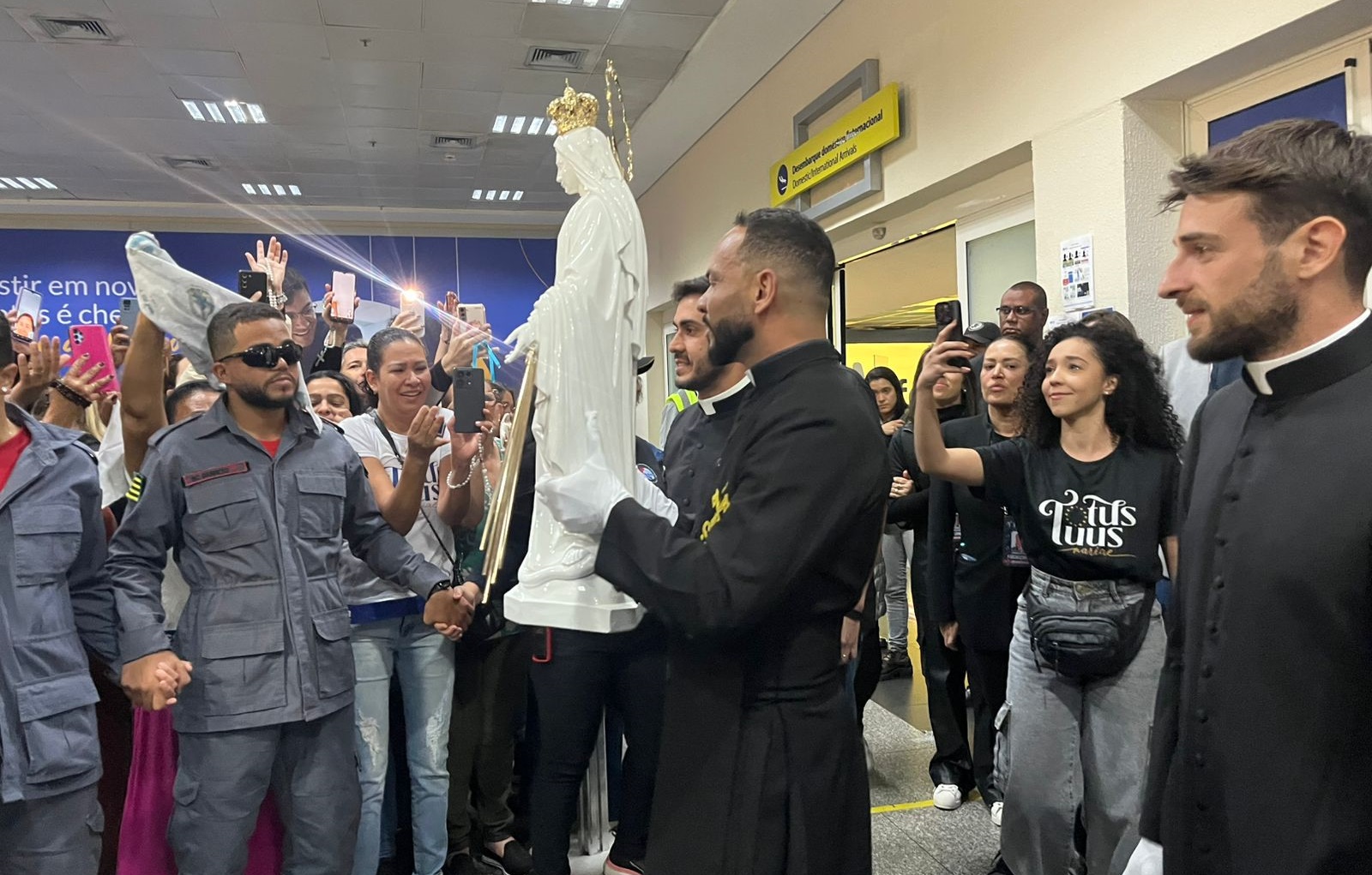 Imagem de Nossa Senhora das Graças chega a Goiânia para o Totus Tuus