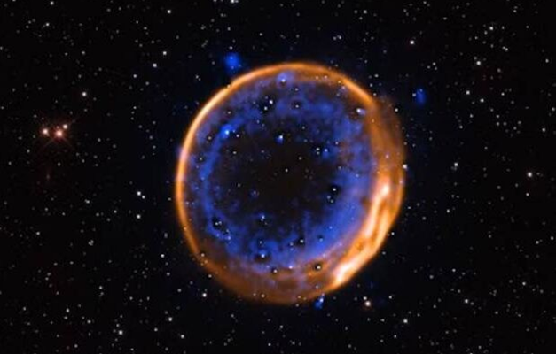 Imagem inédita captada por telescópio mostra restos de estrela destruída por dupla explosão