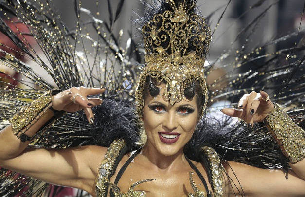 Império da casa Verde aposta em mistério e magia em estreia de novo carnavalesco