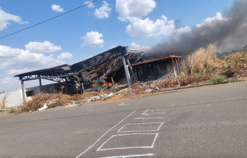 Incêndio atinge Centro Municipal de Educação Infantil inacabado em Goiânia