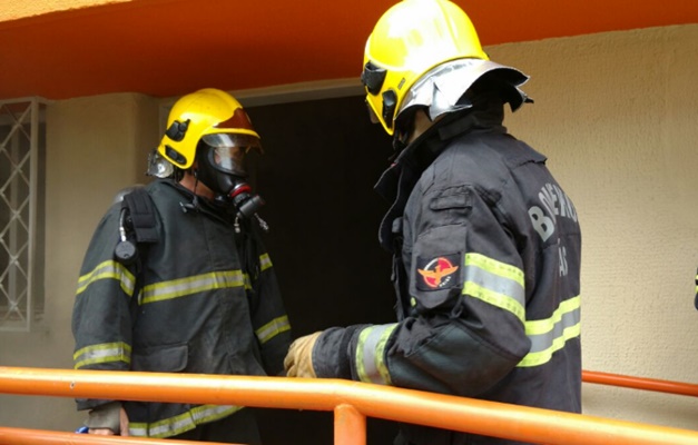 Incêndio atinge sala de arquivos de universidade em Goiânia