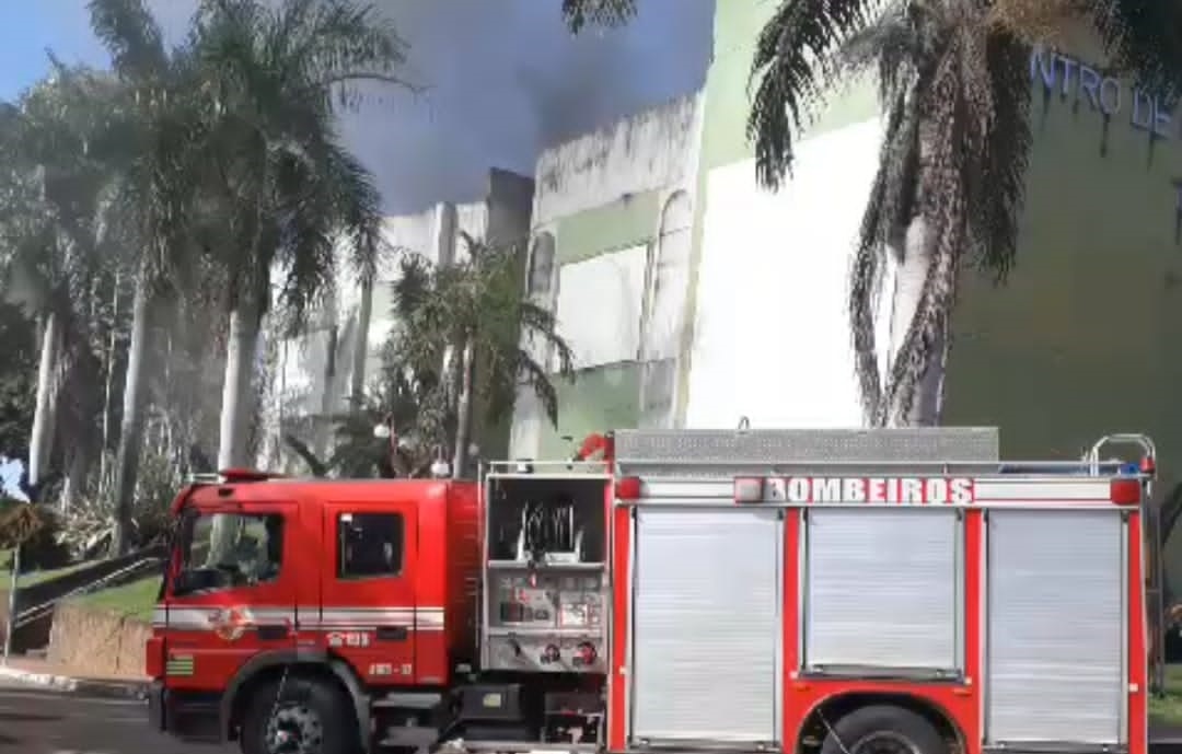 Incêndio destrói Cineteatro de Niquelândia