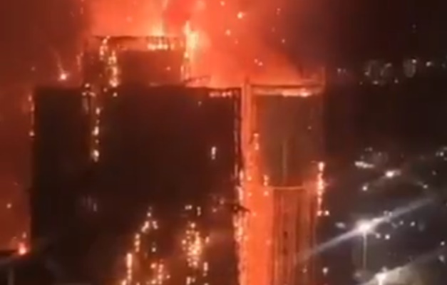 Incêndio em Hong Kong: alarmes não funcionaram em testes; 89 corpos não foram identificados