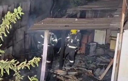 Incêndio em residência deixa uma pessoa morta e outra ferida em Rio Verde