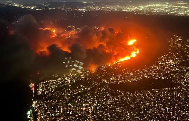 Incêndios florestais em Los Angeles devem se tornar os mais caros da história dos EUA